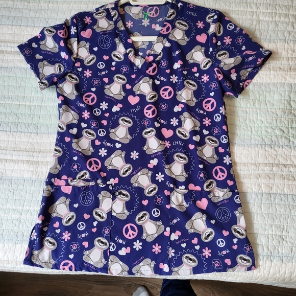 Scrub top - Picture 1 of 1